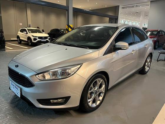 FORD FOCUS 2.0 SE FASTBACK 16V FLEX 4P POWERSHIFT FORD FOCUS 2.0 SE FASTBACK 16V FLEX 4P POWERSHIFT